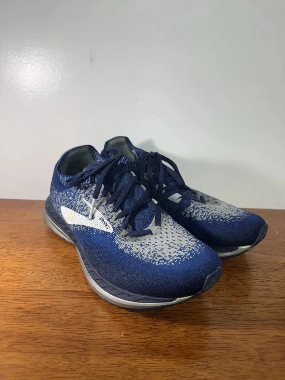 Brooks Men’s Running Shoes Size 7.5 Blue Gray Knit Athletic Sneakers EU 40.5